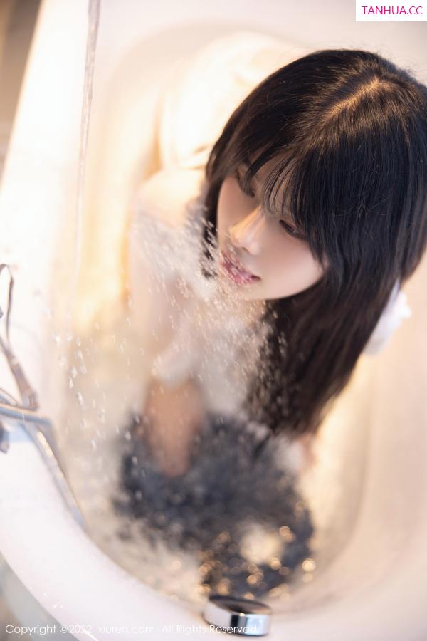 77qiqi  [XiuRen]高清写真图 2022.11.25 No.5909 77qiqi 浴缸美腿第58张图片